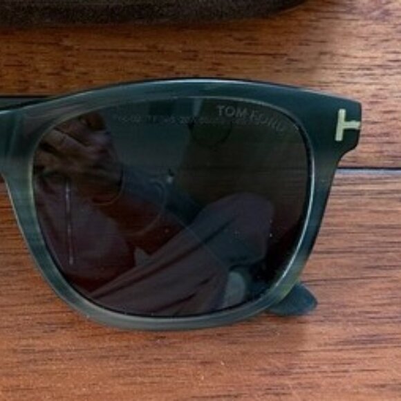 Tom Ford FT0595 Eric-02 Grey Smoke 55 mm Sunglasses with Case - Picture 8 of 8